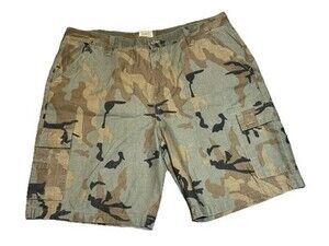 C.E. Schmidt Work Wear Cargo Shorts Men's Size 42 Camouflage Pockets Belt Loops